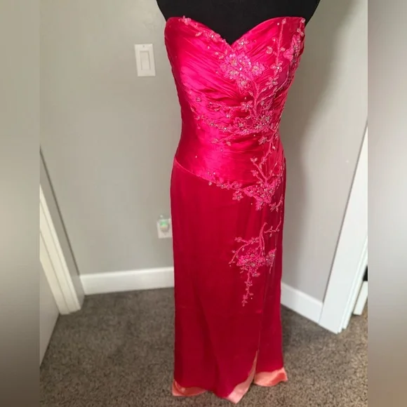 Paris by Mori Lee Strapless Fuchsia Pink Gown Floral Embroidery & Gems SZ 8 NEW